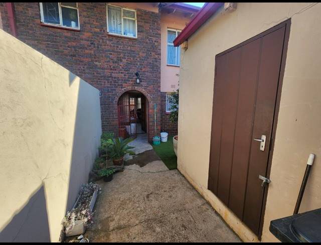 2 BEDROOM APARTMENT FOR SALE IN EAST GEDULD